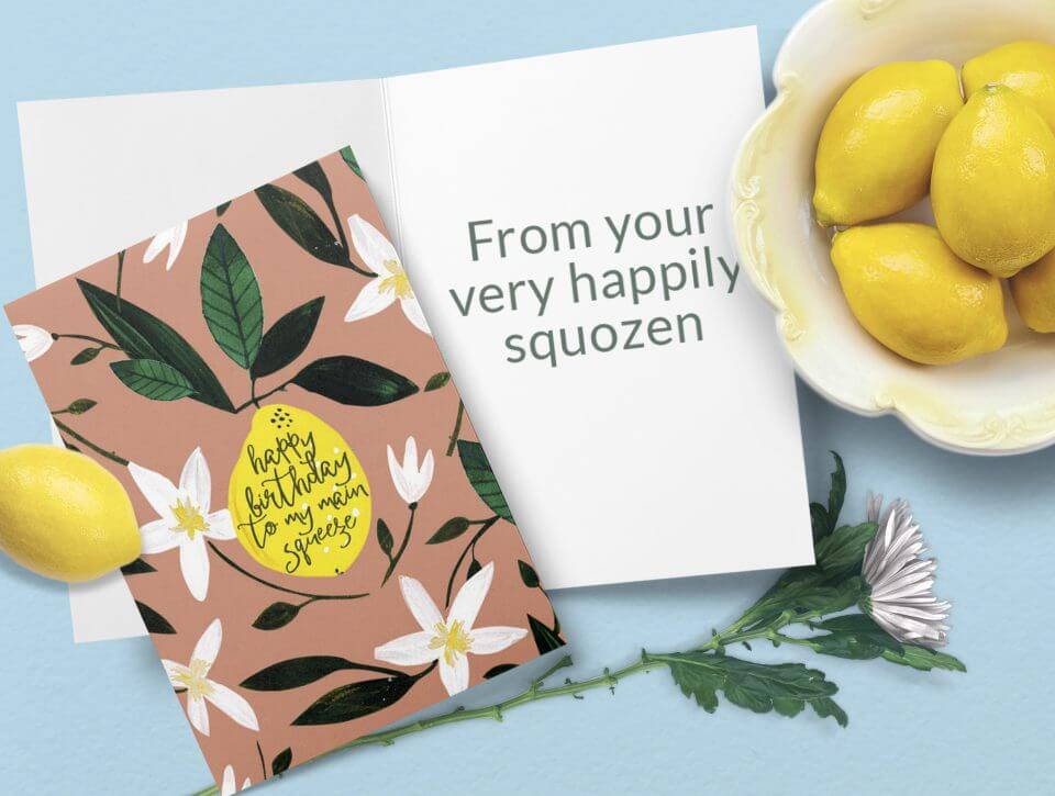 Sweet Birthday Greetings: Lemon Illustration with the Message 'Happy Birthday to My Main Squeeze' Inside. Adorned with Cheerful Flower Illustrations.