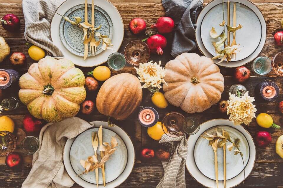 7 Thanksgiving Decor Ideas to Make Your Gathering Warm and Festive |  Greetings Island